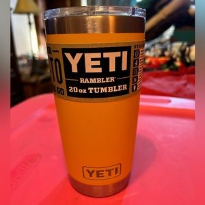 Yeti Rambler 20 oz Tumbler. NWT Alpine yellow. Magslider lid.